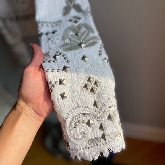 NWT Elie Tahari White Doris Embellished Jacket Suit
Size: S - Picture 16 of 16